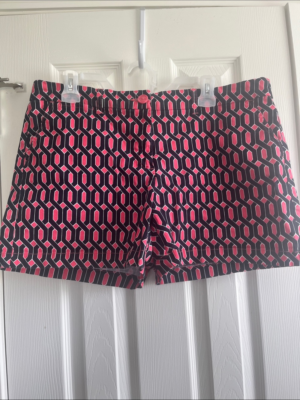 crown & ivy Pink and Black Geometric Stretch Bermudas